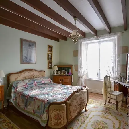 L'ancienne Ecole Vakantiehuis La Foret-de-Tesse